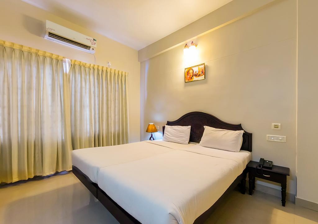 Hotel Geethu International Ковалам Экстерьер фото