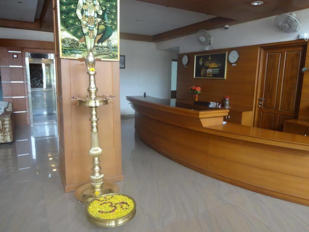 Hotel Geethu International Ковалам Экстерьер фото