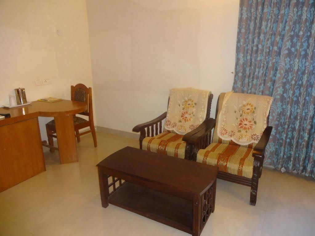 Hotel Geethu International Ковалам Экстерьер фото